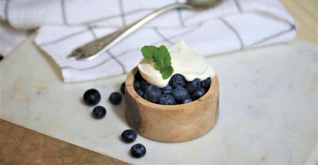 vanilla bean whipped cream