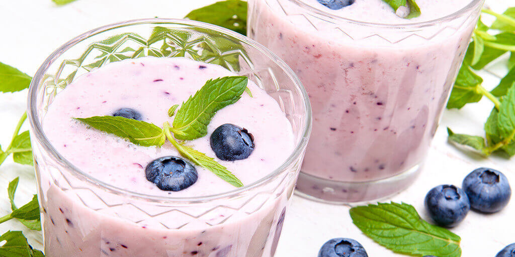 Blueberry Mint Smoothie Recipe with Vanilla Extract