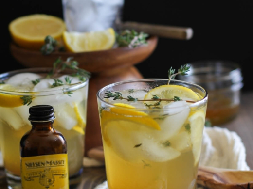 lemon-thyme-bourbon-cocktails-(product)