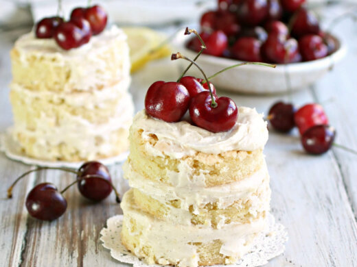 Naked Lemon Cakes Recipe with Vanilla Extract
