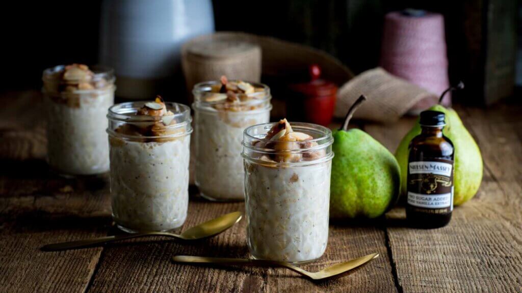overnight oats with vanilla extract