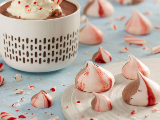 Peppermint-Chocolate Meringue Kisses Recipe with Vanilla Extract