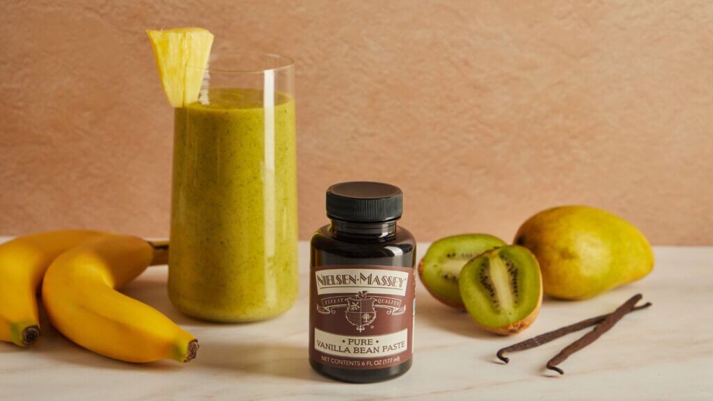 smoothie with vanilla bean paste